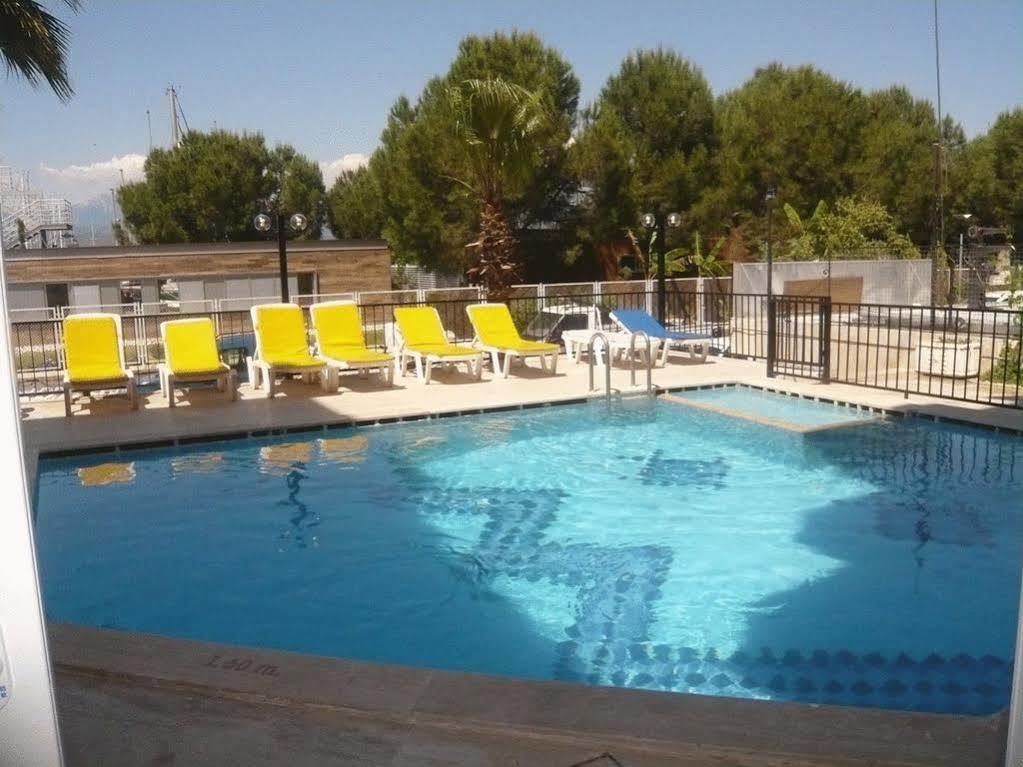 Hotel Status Фетие Екстериор снимка